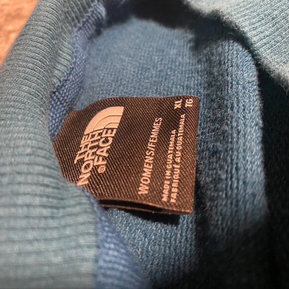Women's North Face Sweater - Picture 3 of 4